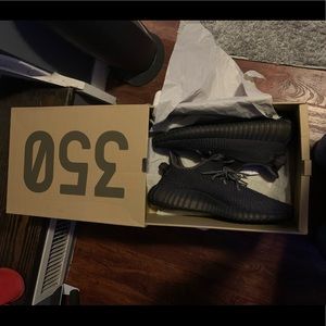 Yeezy 350 boost metallic size 11.5